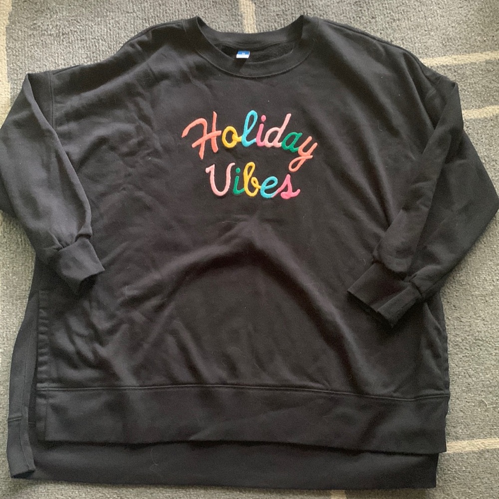 Holiday sweatshirt - Picture 1 of 4